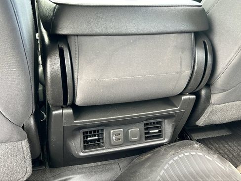 Used 2022 Chevrolet Silverado 2500 LT w/ Convenience Package AWD/4WD image 19