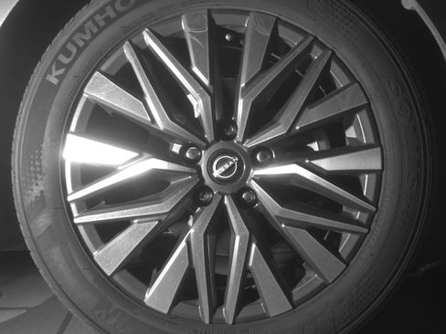 Used 2025 Nissan Altima 2.5 SV FWD image 13