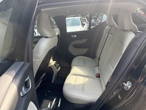 Certified 2023 Volvo XC40 B5 Plus w/ Protection Package Premier AWD/4WD image 32