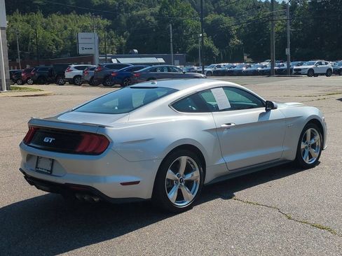 Used 2019 Ford Mustang GT Premium RWD image 4