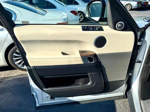 Used 2014 Land Rover Range Rover Sport HSE image 12