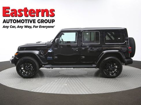 Used 2025 Jeep Wrangler Unlimited Sahara AWD/4WD image 61