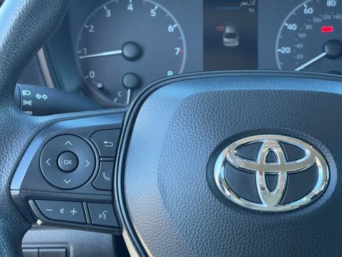 Used 2025 Toyota Corolla LE image 21