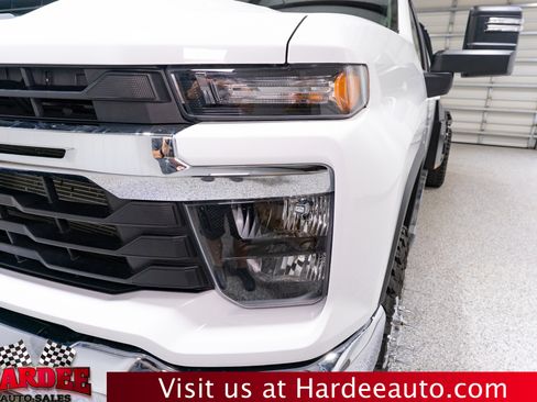 Used 2025 Chevrolet Silverado 3500 LT w/ Convenience Package AWD/4WD image 8