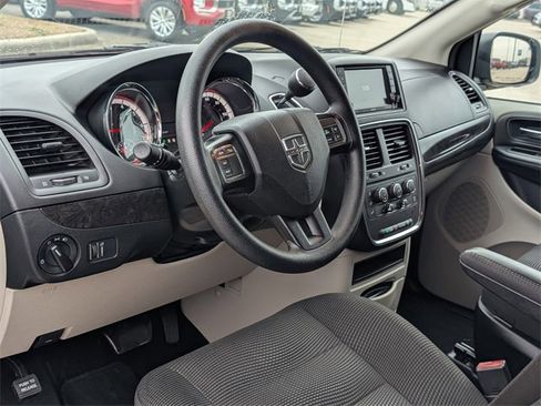 Used 2020 Dodge Grand Caravan SE w/ UConnect Hands-Free Group image 13