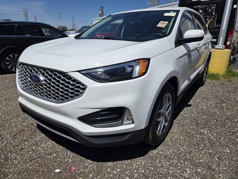 Used 2024 Ford Edge SEL w/ Convenience Package AWD/4WD image 2