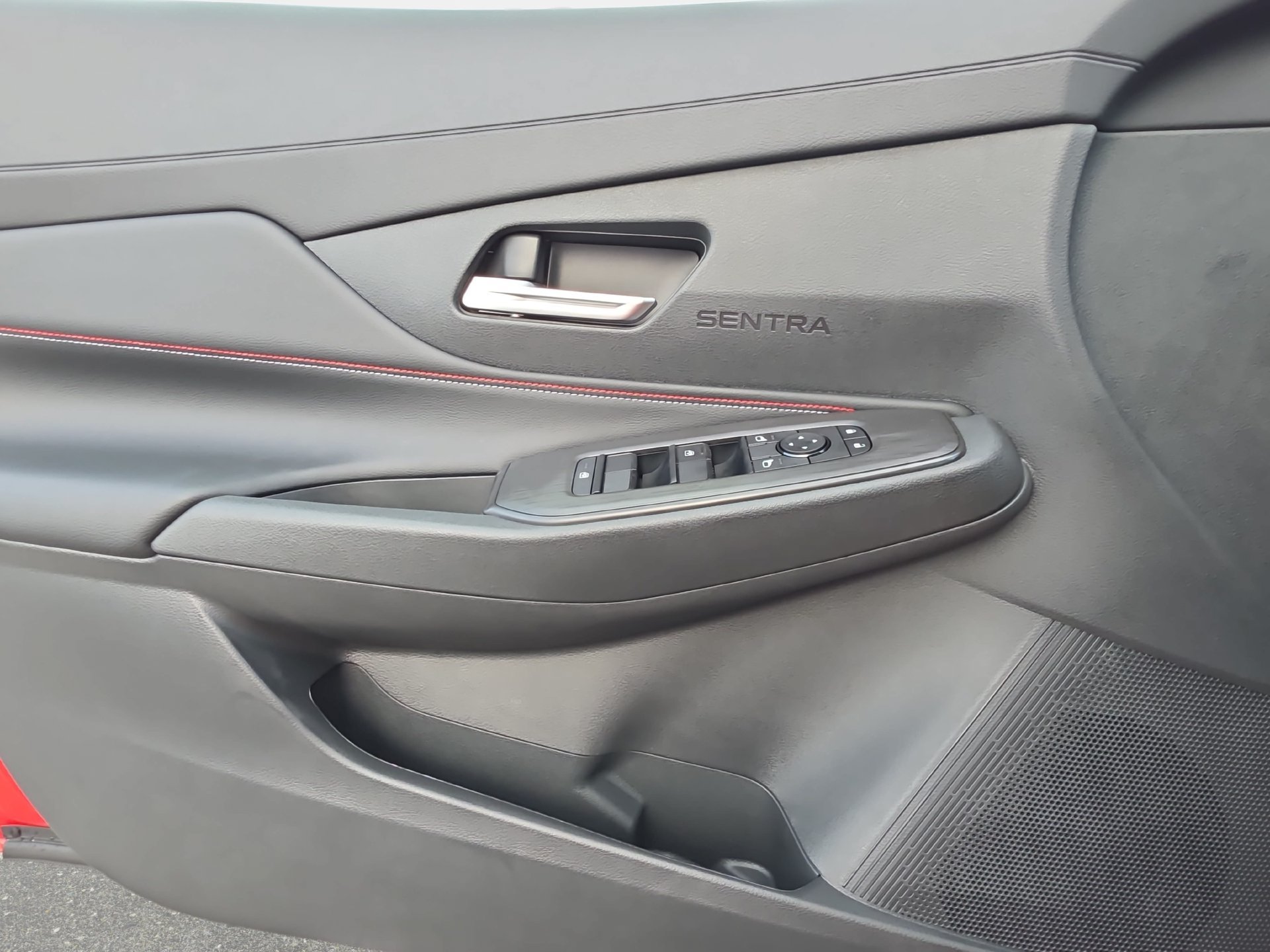 New 2027 Nissan Sentra SR w/ Floor Mat Package FWD image 25