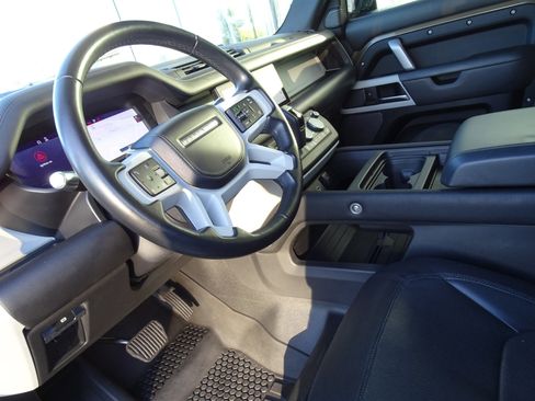 Used 2021 Land Rover Defender 110 X-Dynamic HSE image 11