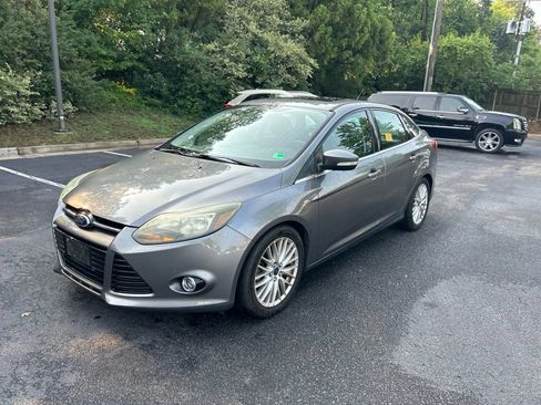 Used 2014 Ford Focus Titanium FWD image 10