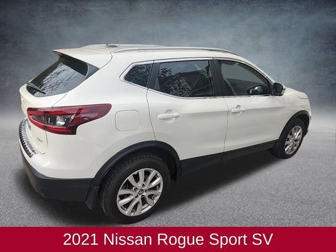 Used 2021 Nissan Rogue Sport SV image 3