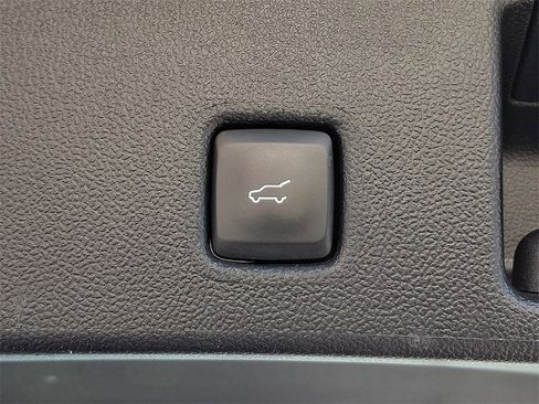 Certified 2022 Ford Escape SEL image 30