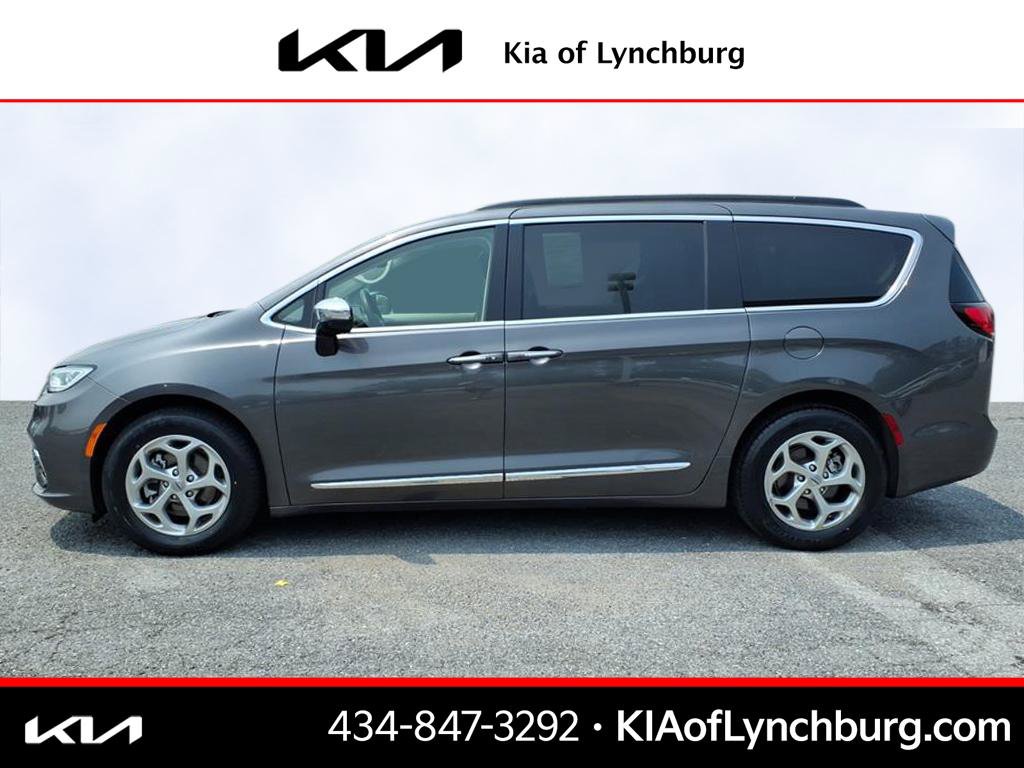 Used 2023 Chrysler Pacifica Limited FWD image 7