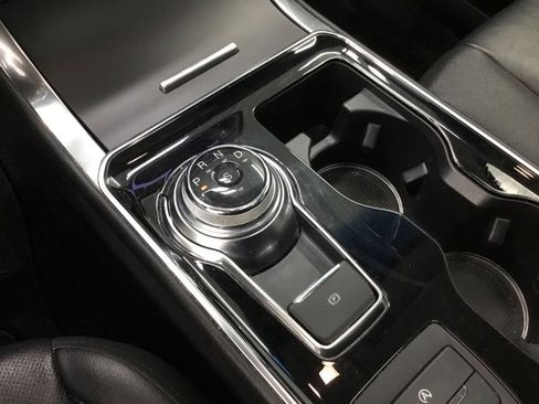 Used 2019 Ford Edge Titanium w/ Equipment Group 301A AWD/4WD image 19