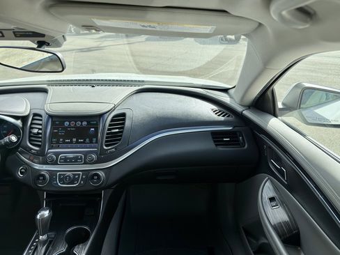 Used 2018 Chevrolet Impala LT image 15