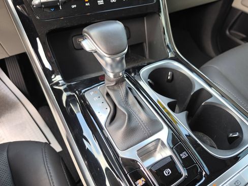 Used 2022 Kia Carnival SX FWD image 30