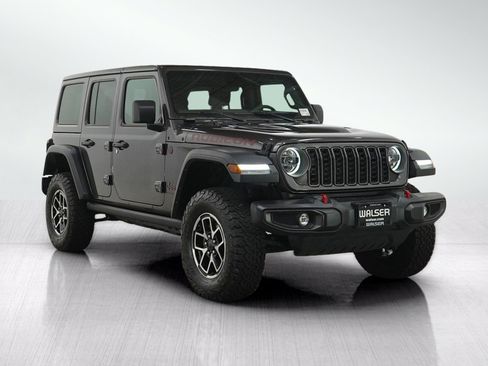Used 2025 Jeep Wrangler Unlimited Rubicon w/ Convenience Group AWD/4WD image 7
