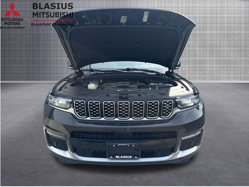 Used 2023 Jeep Grand Cherokee L Summit w/ Advanced Protech Group IV AWD/4WD image 58