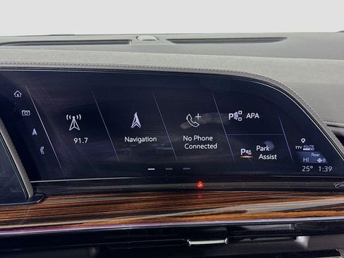 Used 2023 Cadillac Escalade Premium Luxury image 15