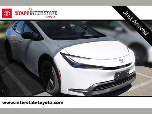 Used 2025 Toyota Prius LE AWD/4WD image 1