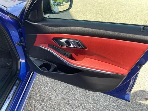 Used 2022 BMW 330i xDrive Sedan w/ M Sport Package image 13