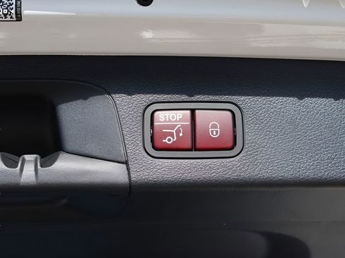 Used 2024 Mercedes-Benz GLS 450 4MATIC image 20