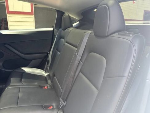 Used 2022 Tesla Model Y Performance AWD/4WD image 12