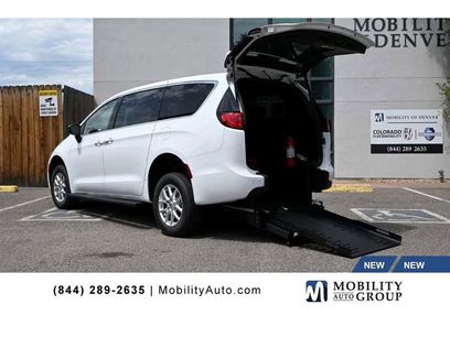 New 2025 Chrysler Voyager LX