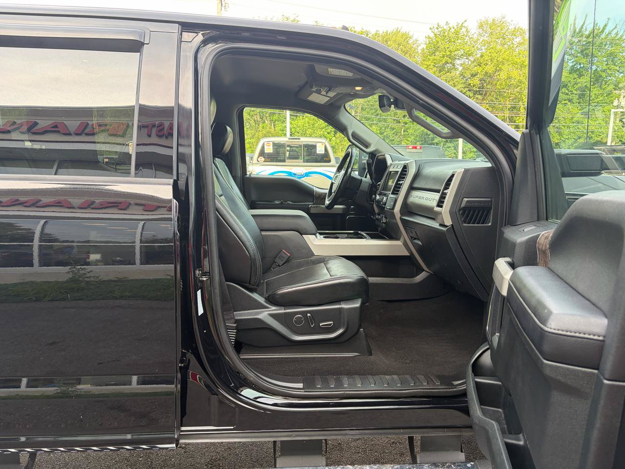 Used 2019 Ford F350 Lariat w/ Lariat Ultimate Package AWD/4WD image 50