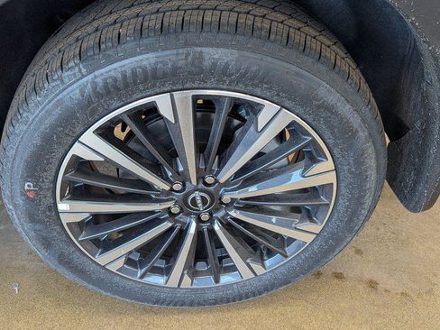 New 2026 Nissan Pathfinder Platinum AWD/4WD image 34