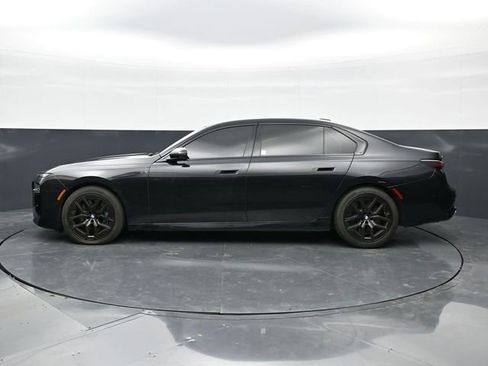 Used 2023 BMW 760i xDrive AWD/4WD image 4