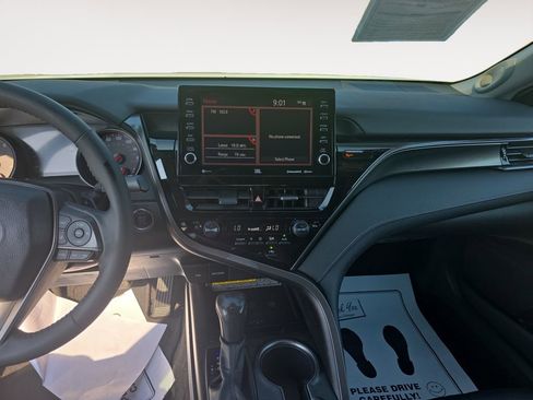 Used 2021 Toyota Camry XSE FWD image 11