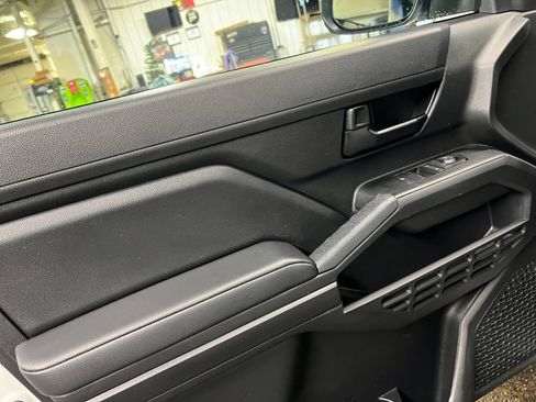 Used 2025 Toyota Tacoma SR image 36