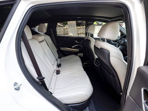 Used 2025 Acura RDX SH-AWD image 25