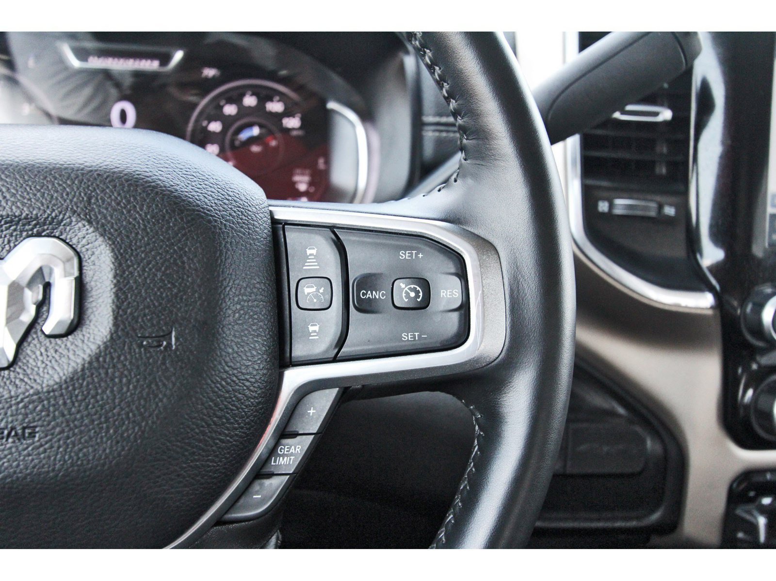 Used 2024 RAM 2500 Laramie w/ Safety Group AWD/4WD image 25