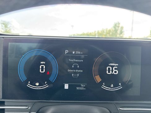 Certified 2024 Hyundai Kona SEL AWD/4WD image 17