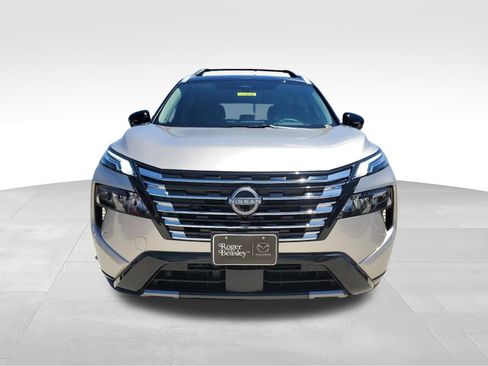 Used 2026 Nissan Rogue Platinum w/ Platinum Premium Package AWD/4WD image 2