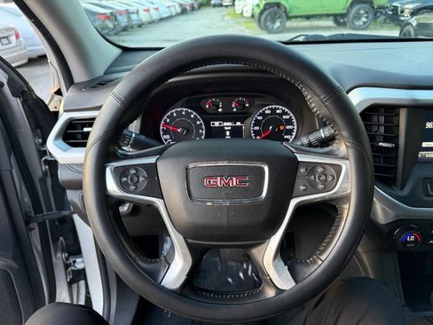 Used 2017 GMC Acadia SLE FWD image 22