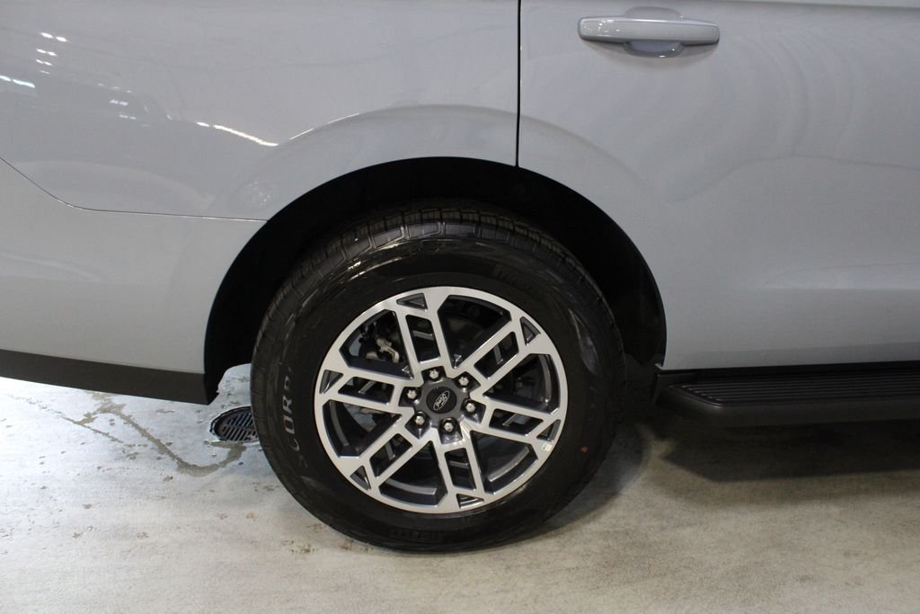 New 2026 Ford Expedition Active AWD/4WD image 27