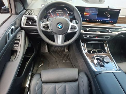 Certified 2025 BMW X5 xDrive40i w/ M Sport Package AWD/4WD image 12