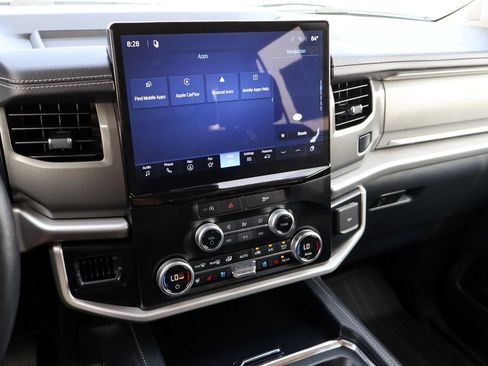 Used 2024 Ford Expedition XLT RWD image 20