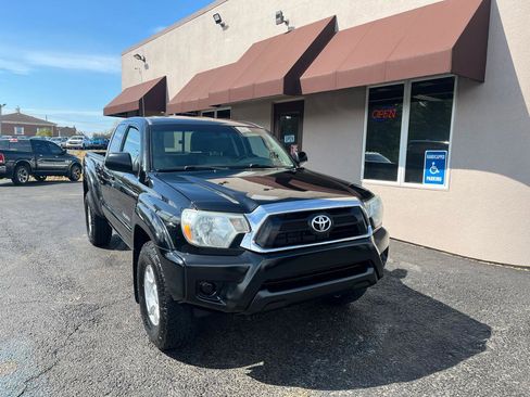 Used 2014 Toyota Tacoma 4x4 Access Cab w/ SR5 Package image 2