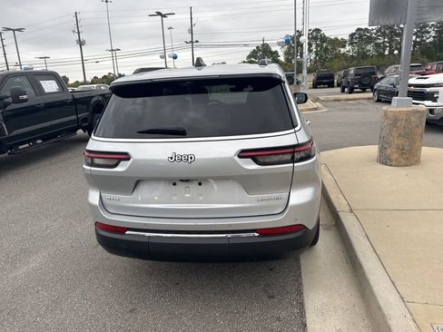 Used 2024 Jeep Grand Cherokee L Limited w/ Luxury Tech Group II image 11