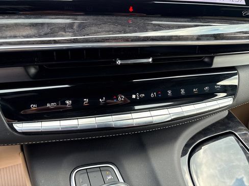 Certified 2021 Cadillac Escalade ESV Premium Luxury AWD/4WD image 25