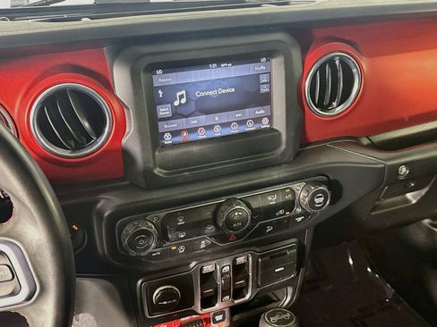 Used 2019 Jeep Wrangler Unlimited Rubicon AWD/4WD image 18