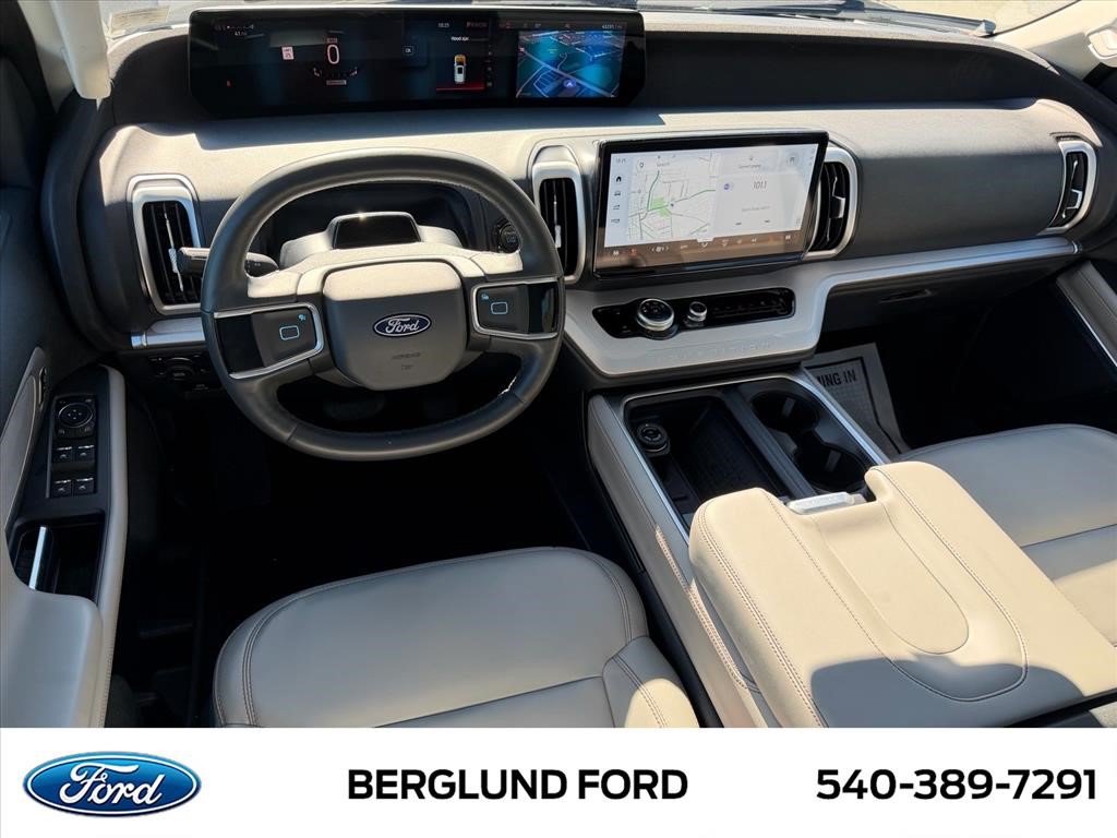 Used 2025 Ford Expedition Max Active AWD/4WD image 19