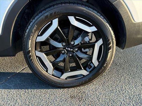 Used 2023 Kia Telluride S image 14