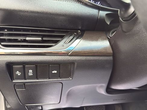 Used 2018 Toyota Avalon XLE Plus image 15