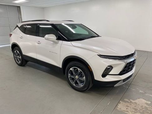 New 2025 Chevrolet Blazer LT w/ Convenience Package image 3