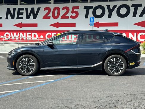 Used 2022 Kia EV6 Wind w/ Wind Technology Package AWD/4WD image 2