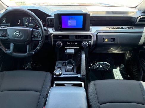 Certified 2025 Toyota Tacoma SR5 AWD/4WD image 27